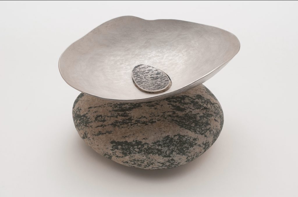 Places in time: Kyle of Tongue 1, recycled sterling silver, oxide, gneiss/biotite, H.12cm D.18cm